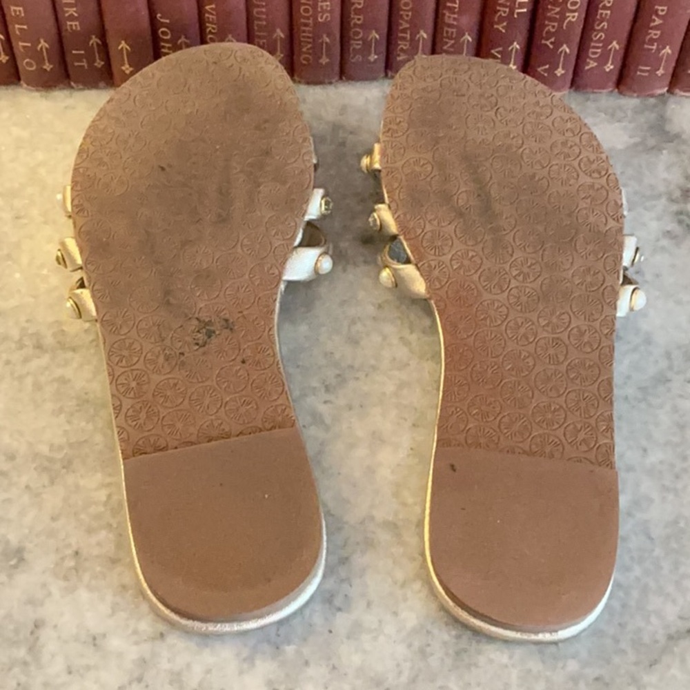 Lilly Pulitzer Gold Rhinestone Pearl TABBIE Thong Sandals GUC 6.5M - Picture 3 of 4